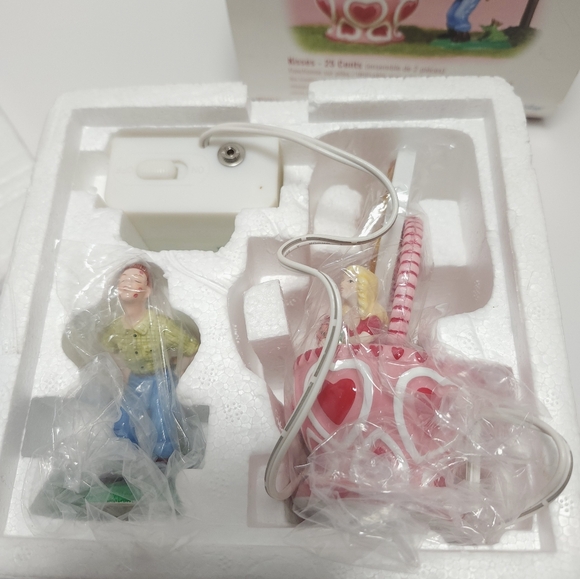 Department 56 Kissing Booth 25 Cents Snow Village Valentine's Day 55215 - Picture 11 of 11